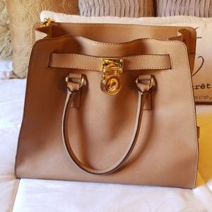 Gorgeous Michael Kors Hamilton Bag